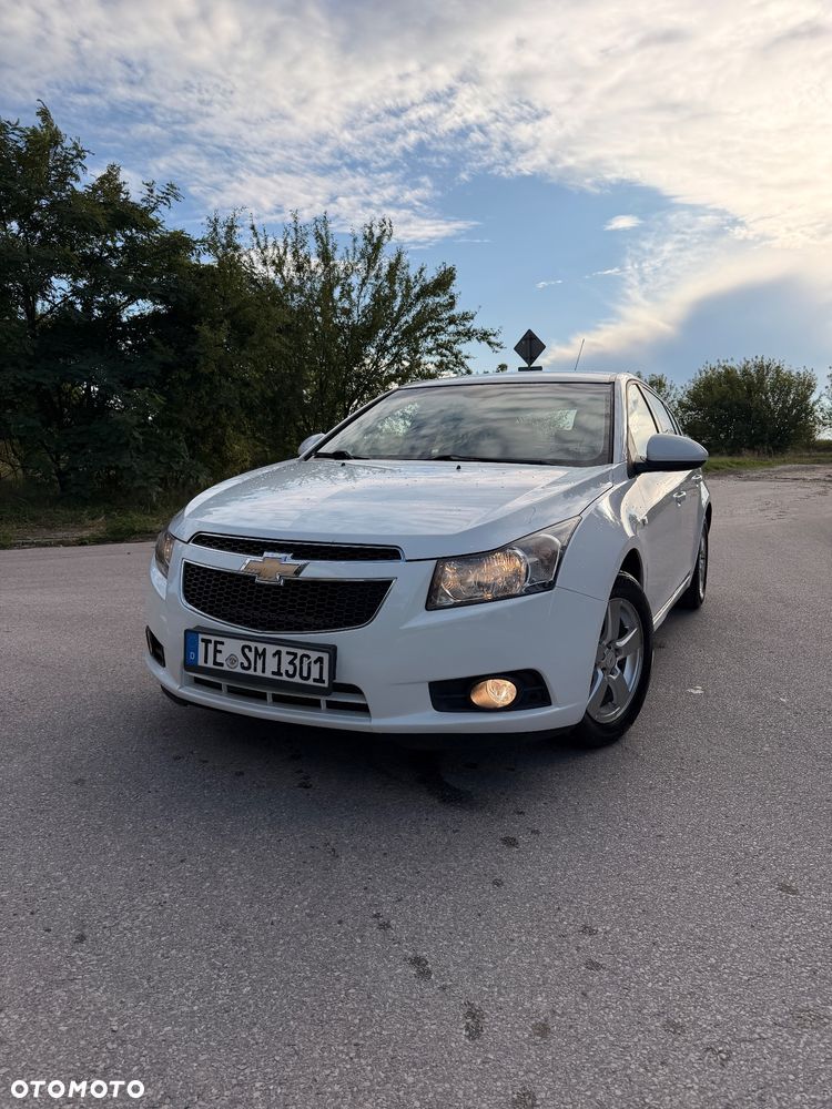 Chevrolet Cruze 1.6 LS - 6