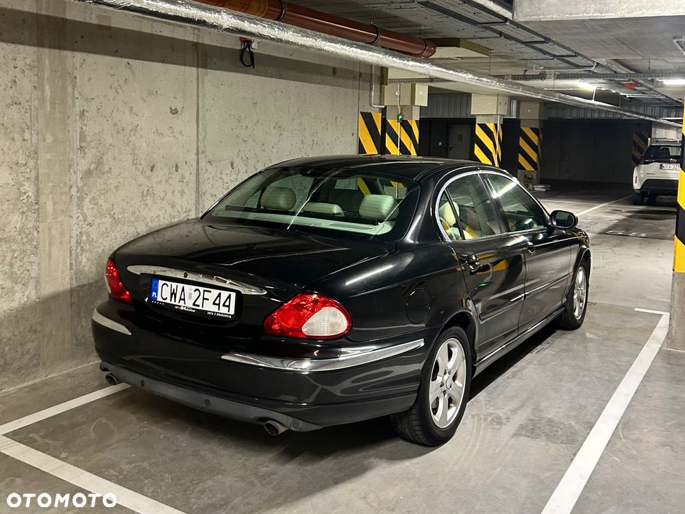 Jaguar X-Type