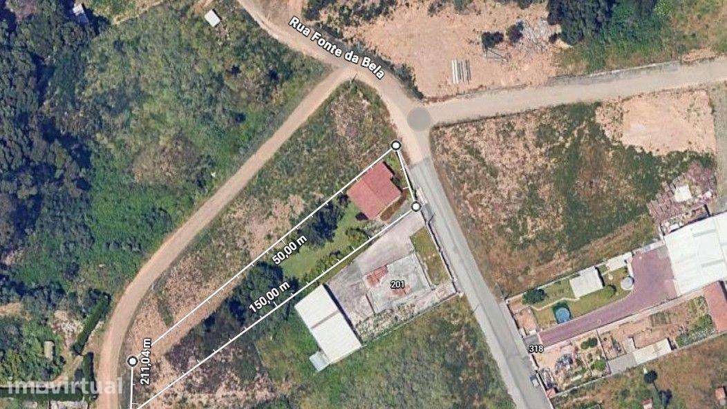 Moradia T0 com logradouro e àrea de terreno de 918 m2. - Grande imagem: 3/4