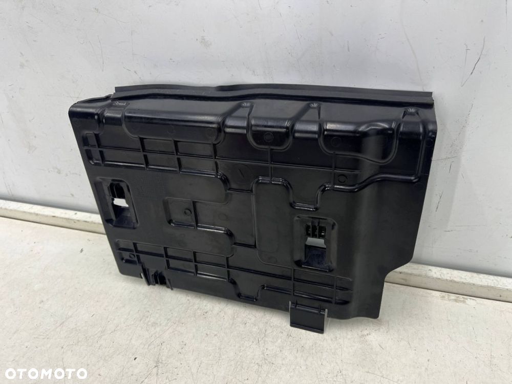 Pas przedni Mercedes Vito w447 14r.- osłona pokrywa chłodnic komory silnika a4478800302