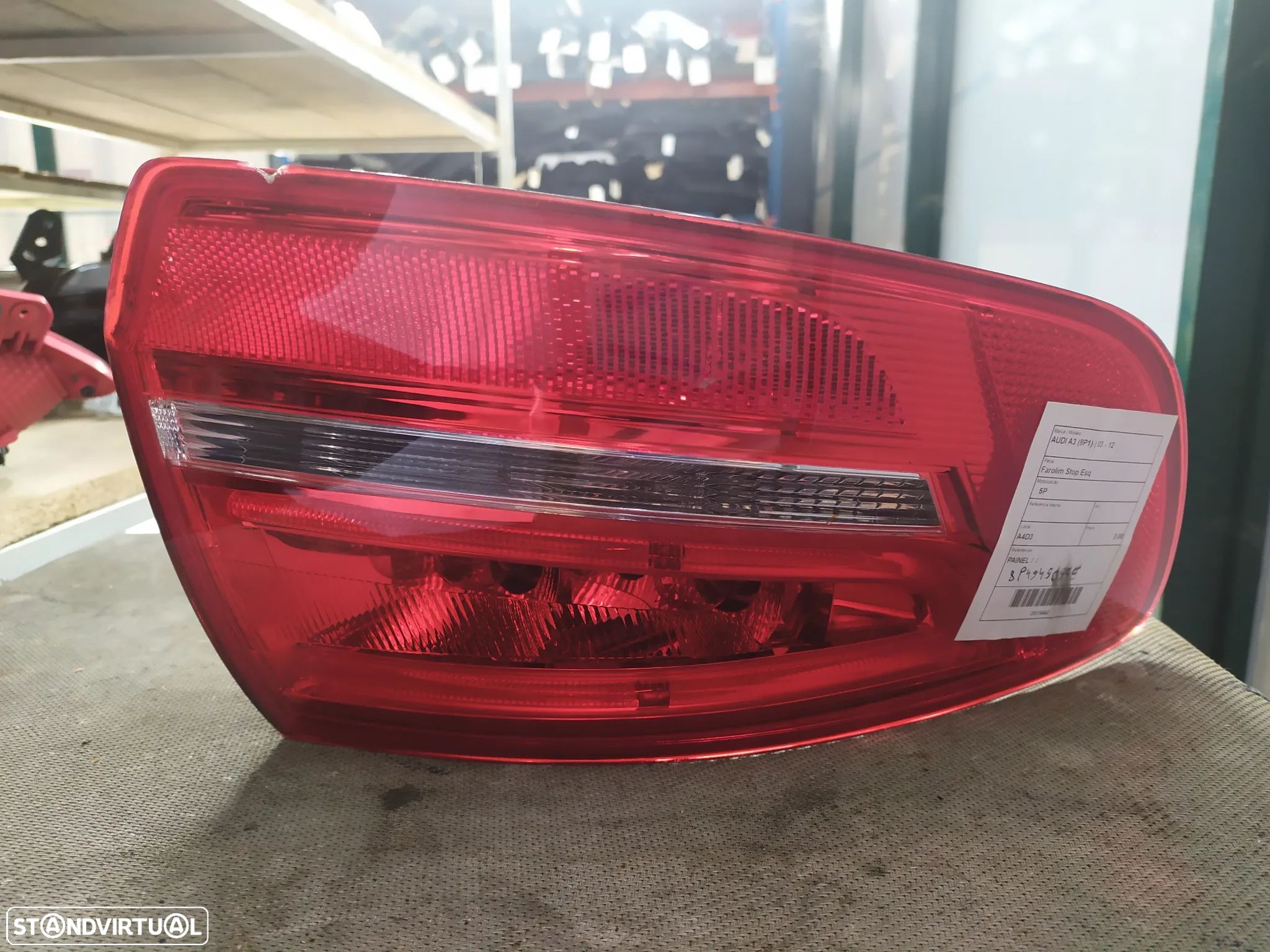 Farolim stop painel esquerdo Audi A3 (8P1) 03 - 12 / 8P4945095E - 1