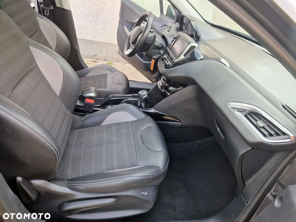 Peugeot 2008 - 14