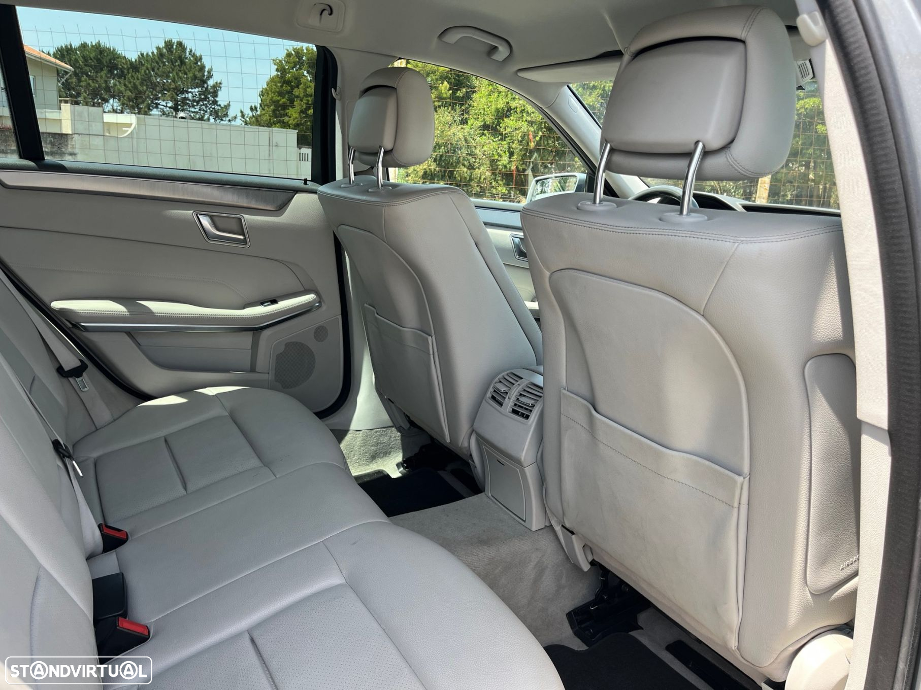 Mercedes-Benz E 300 Bluetec Hybrid Avantgarde - 28
