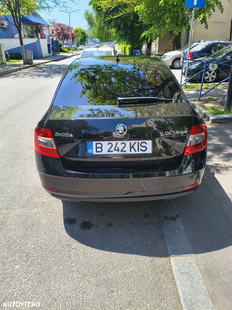 Skoda Octavia 1.6 TDI DSG Style - 4