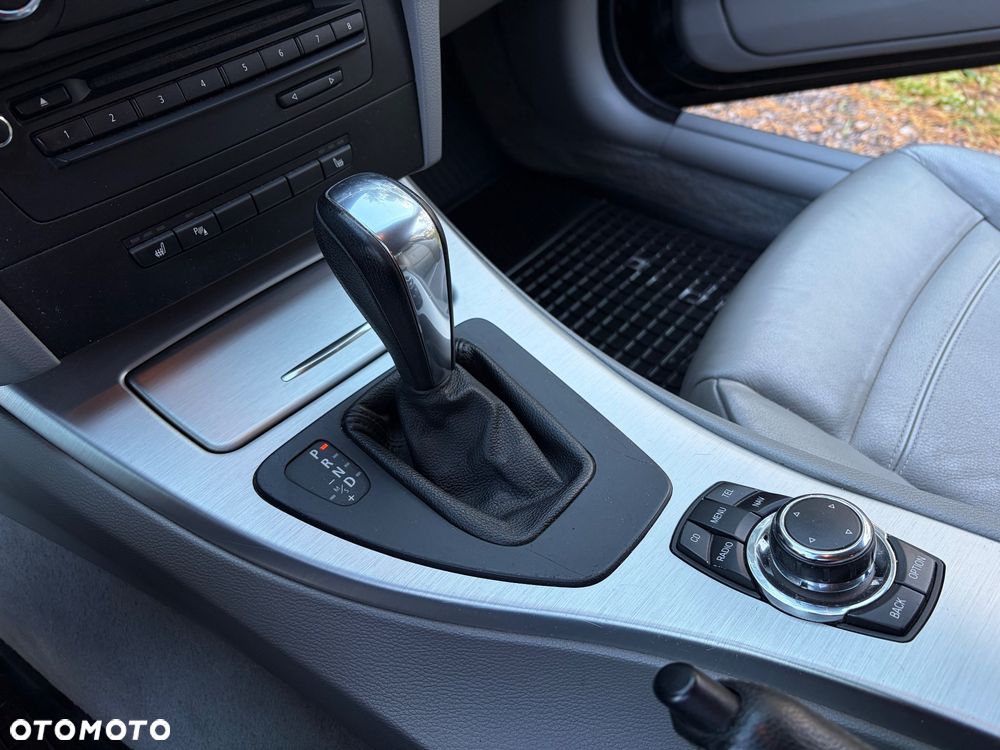 BMW Seria 3 320d - 27