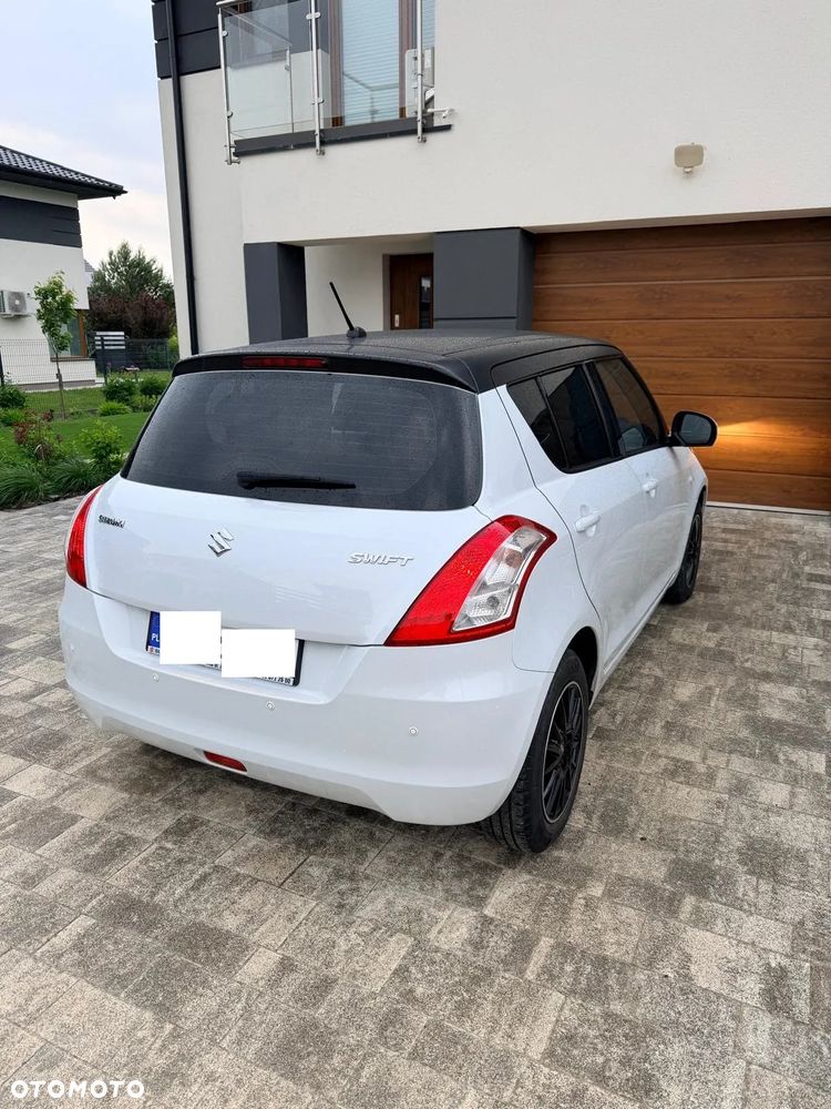 Suzuki Swift - 4