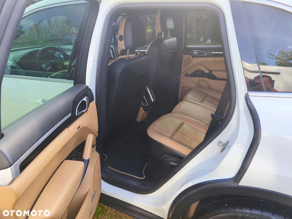 Porsche Cayenne Platinum Edition - 7