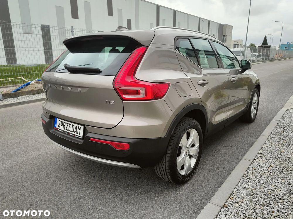 Volvo XC 40 D3 Momentum Pro - 4