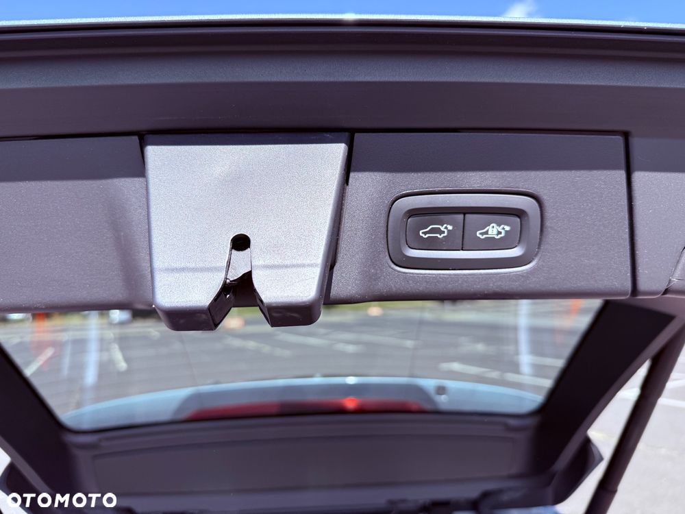 Volvo V90 D4 Momentum - 22