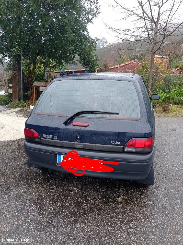 Renault Clio 1.9 D RXE - 4
