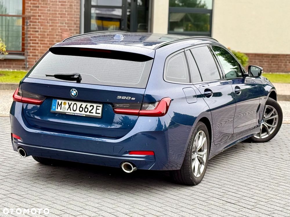 BMW Seria 3 320e M Sport - 14