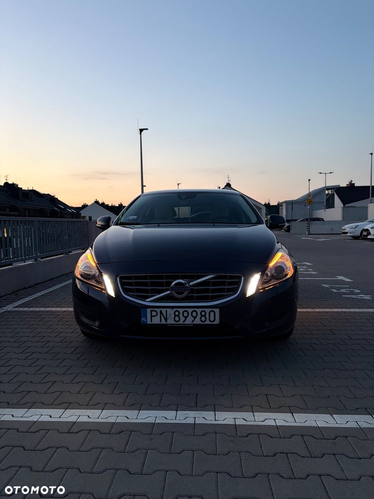 Volvo V60 D4 Geartronic Momentum - 14