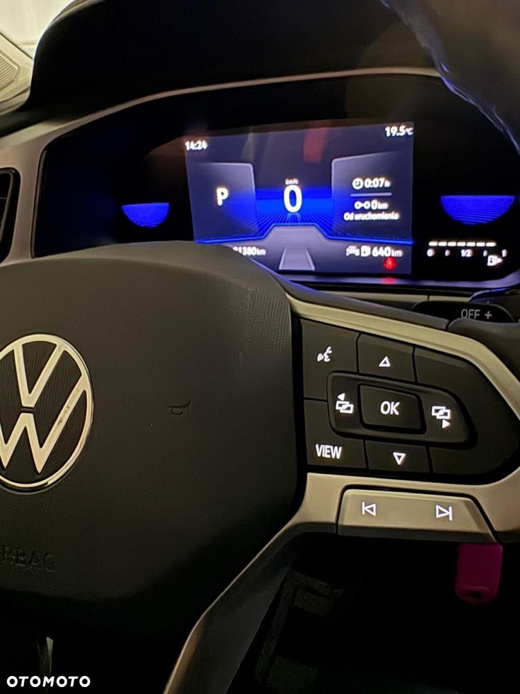 Volkswagen T-Roc - 13