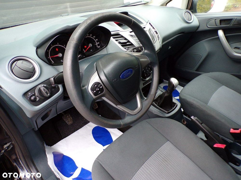 Ford Fiesta - 30