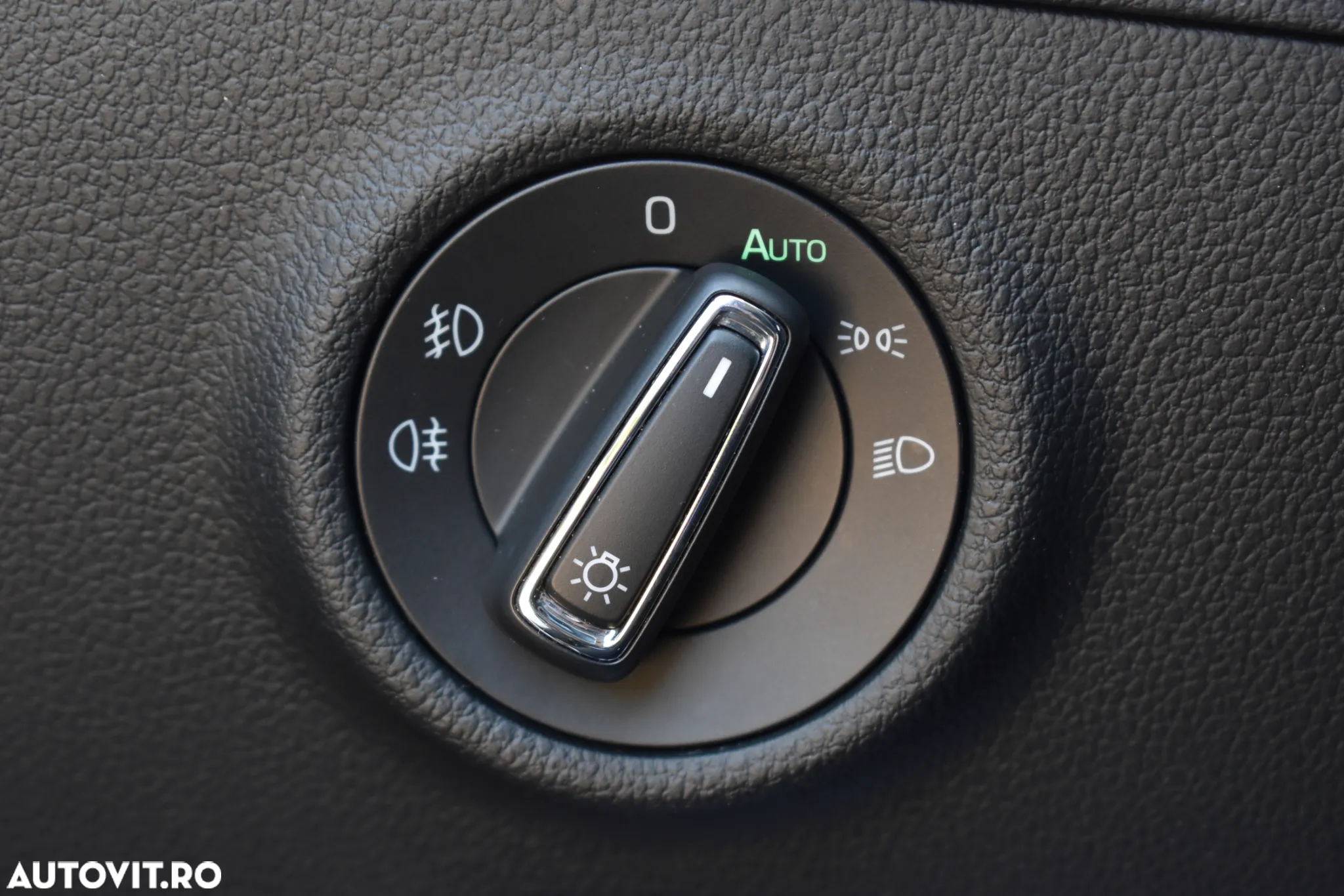 Skoda Superb 2.0 TDI DSG Ambition - 36