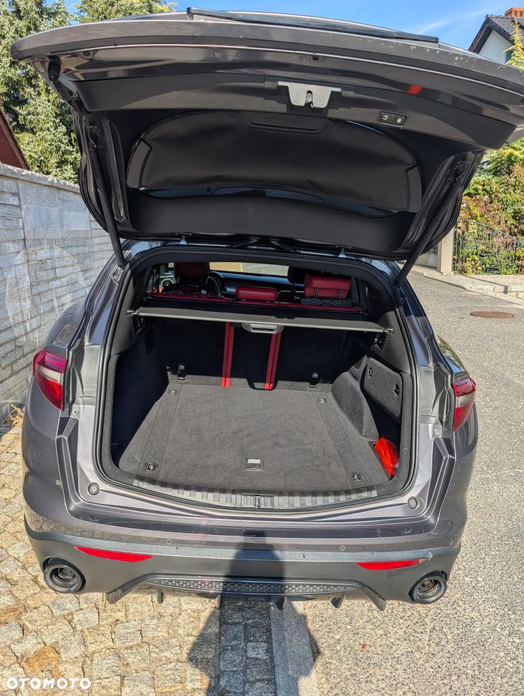 Alfa Romeo Stelvio - 8