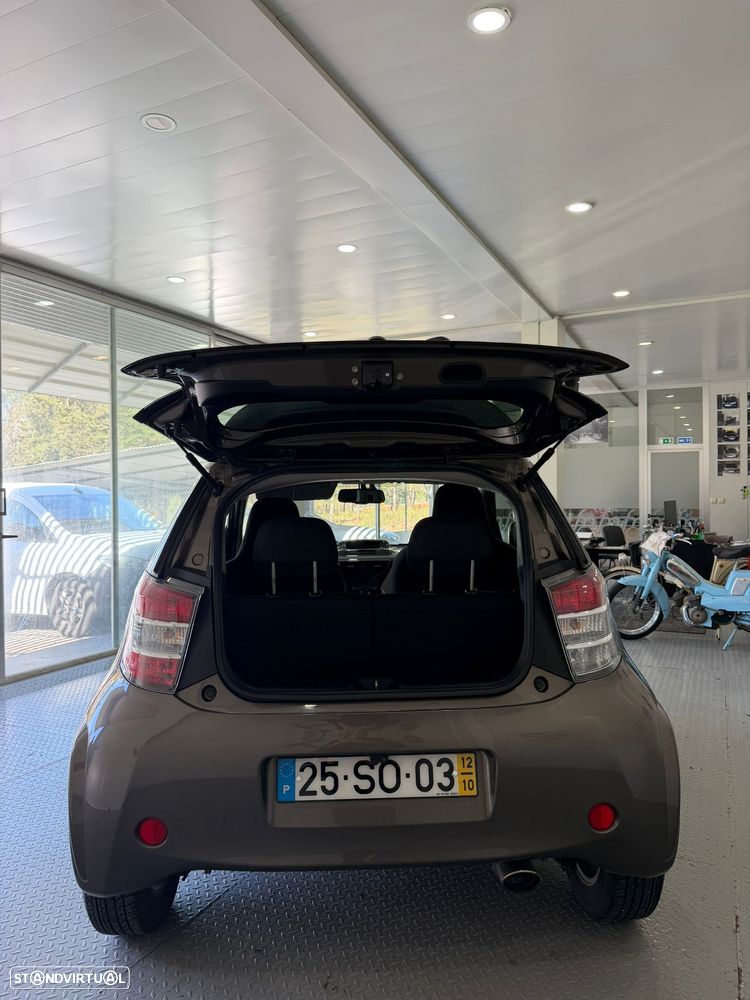 Toyota iQ 1.0 VVT-i Essential+AC - 6