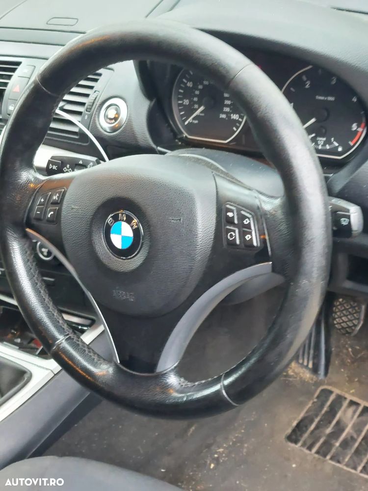 Dezmembrez Bmw 120d e87 - 4