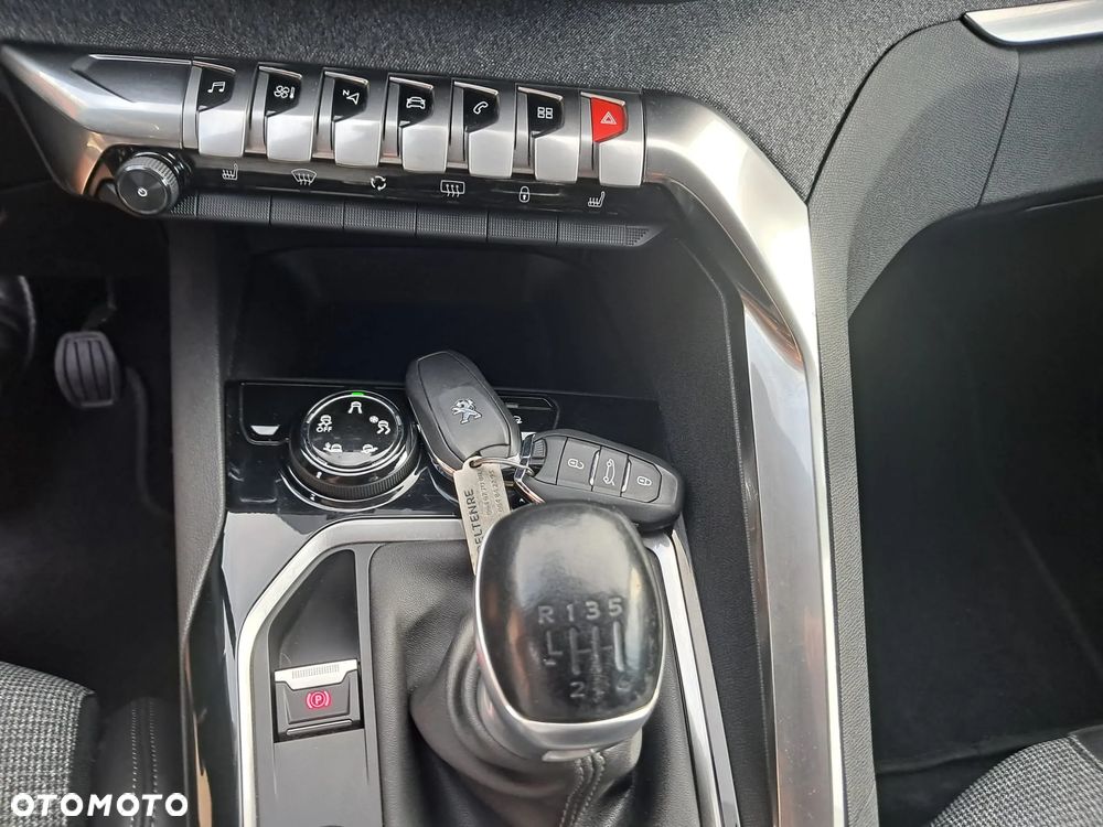 Peugeot 3008 PureTech 130 Stop & Start GPF Allure - 27