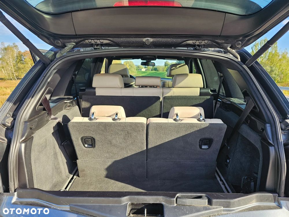 BMW X5 5.0i xDrive - 27