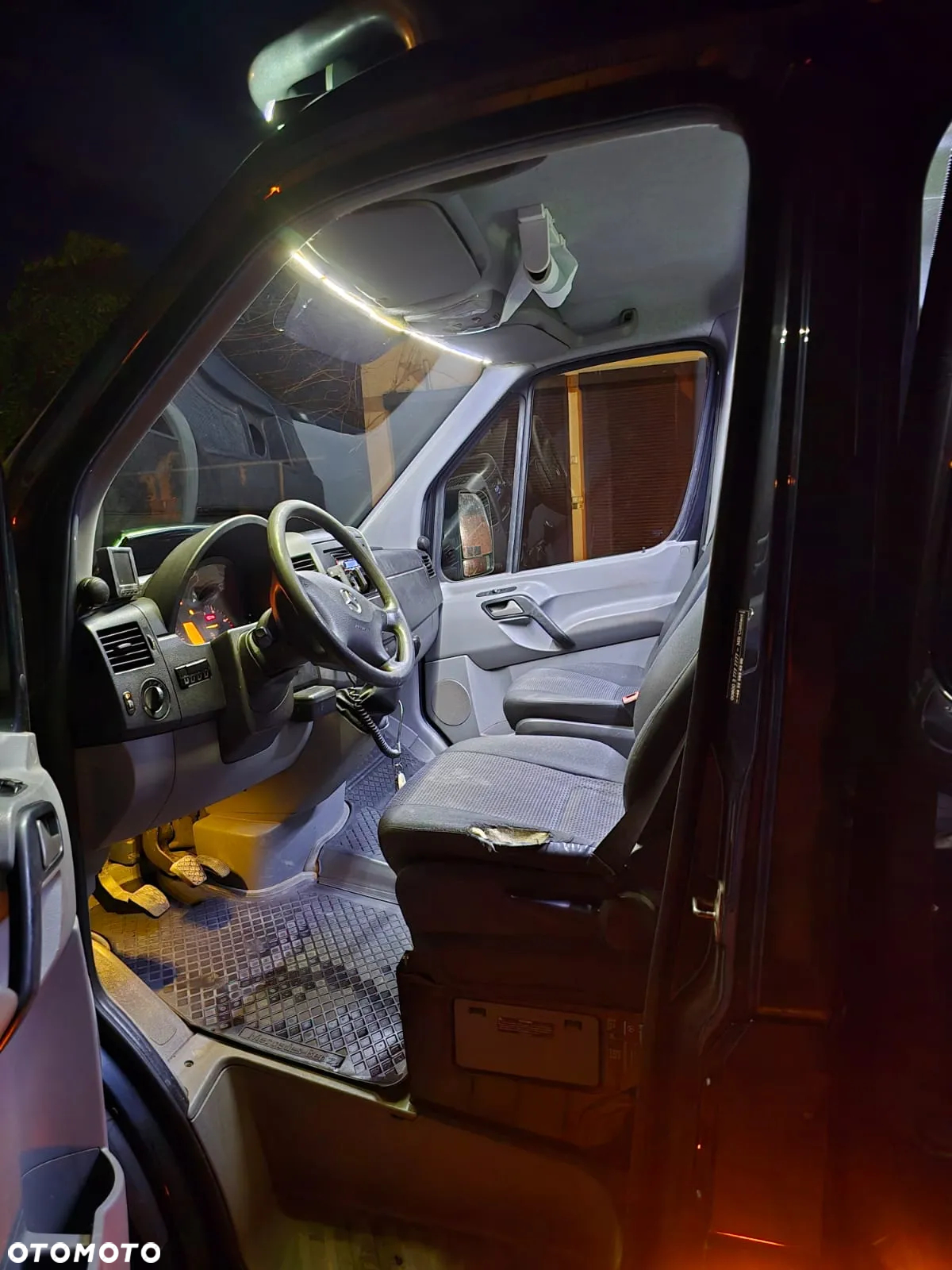 Mercedes-Benz Sprinter - 16