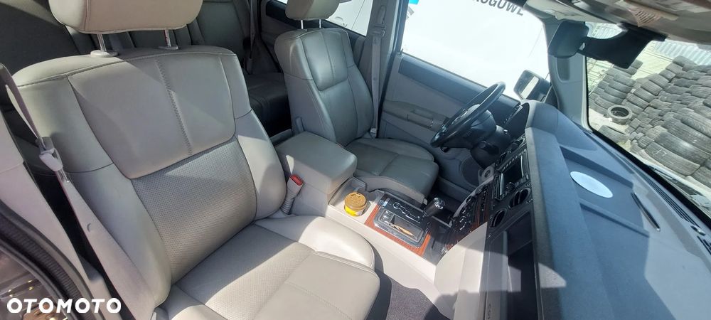 Jeep Commander - 11