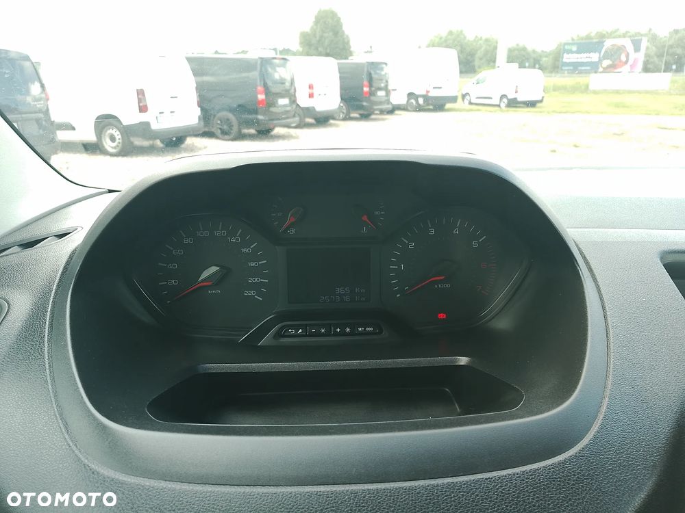 Toyota Proace Partner Berlingo Combo Doblo L2 Long Izoterma Chłodnia Salon PL półka Inox 3 osoby 2EUpal 2,5 DMC - 25