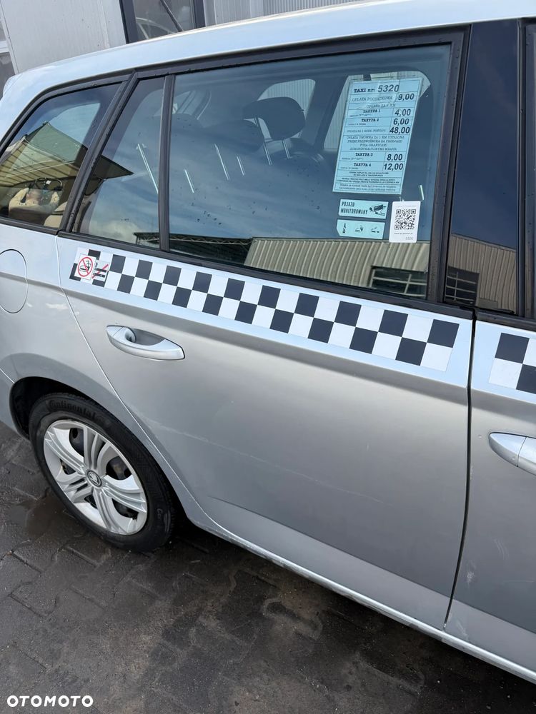 SKODA FABIA III KOMBI LA7W DRZWI PRAWE TYŁ TYLNE KOMPLETNE - 1