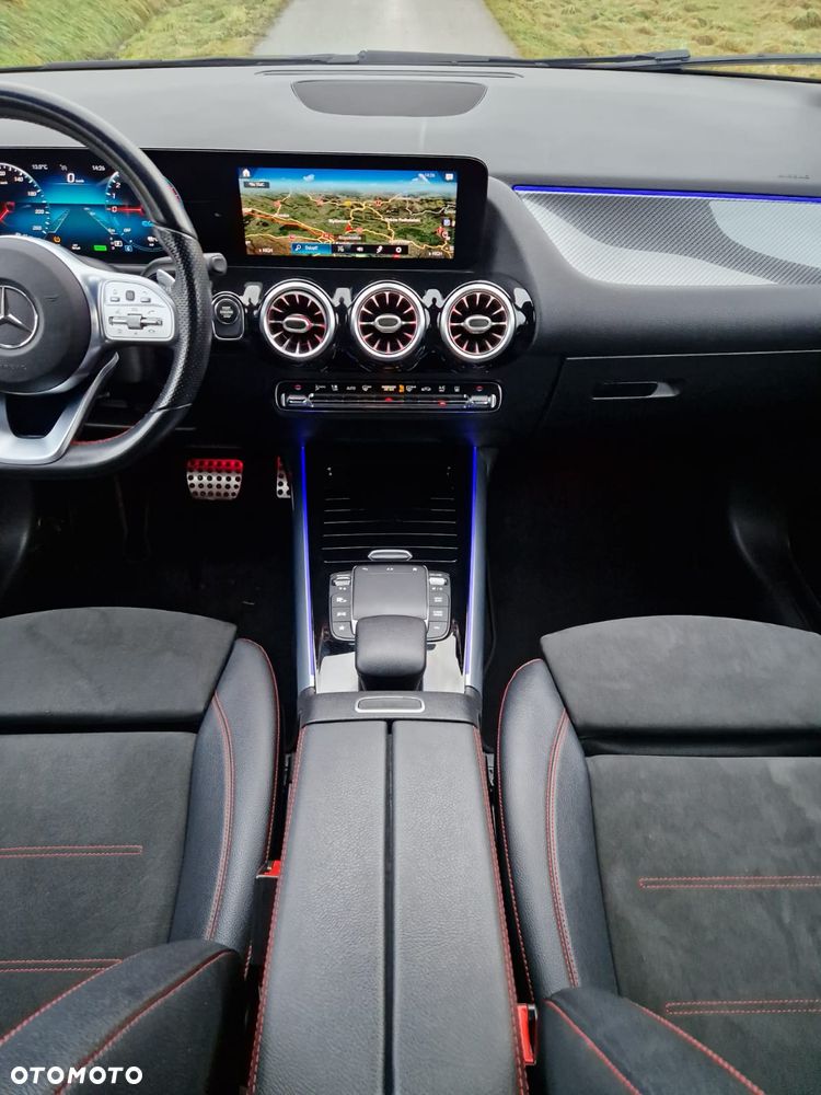 Mercedes-Benz GLA - 18