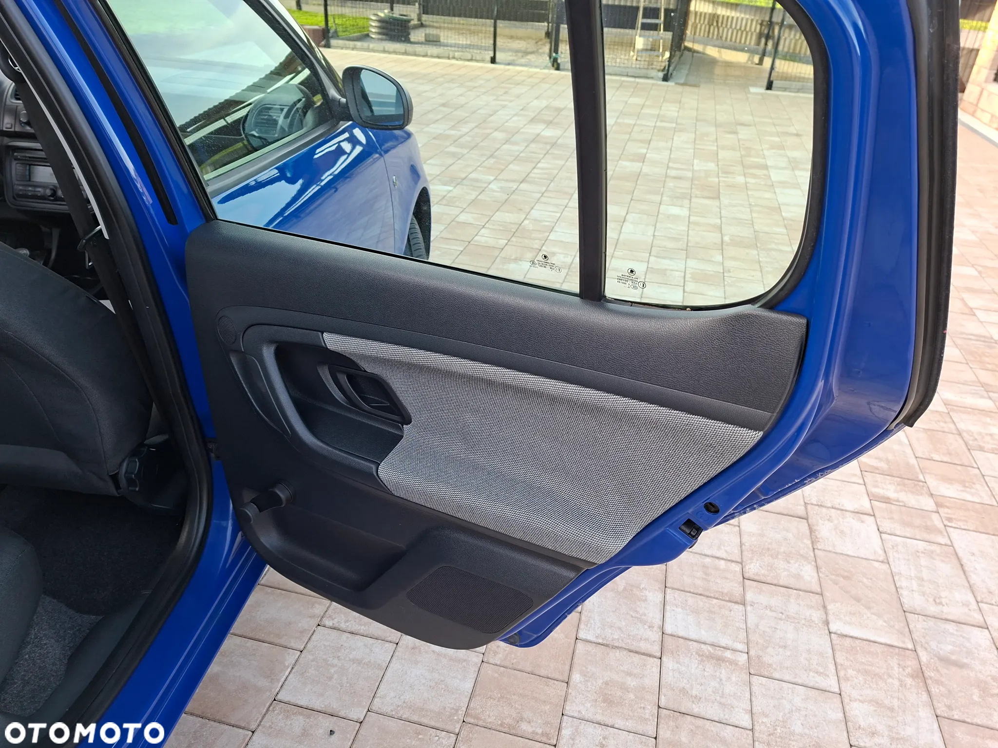 Skoda Fabia 1.2 HTP Ambiente - 11