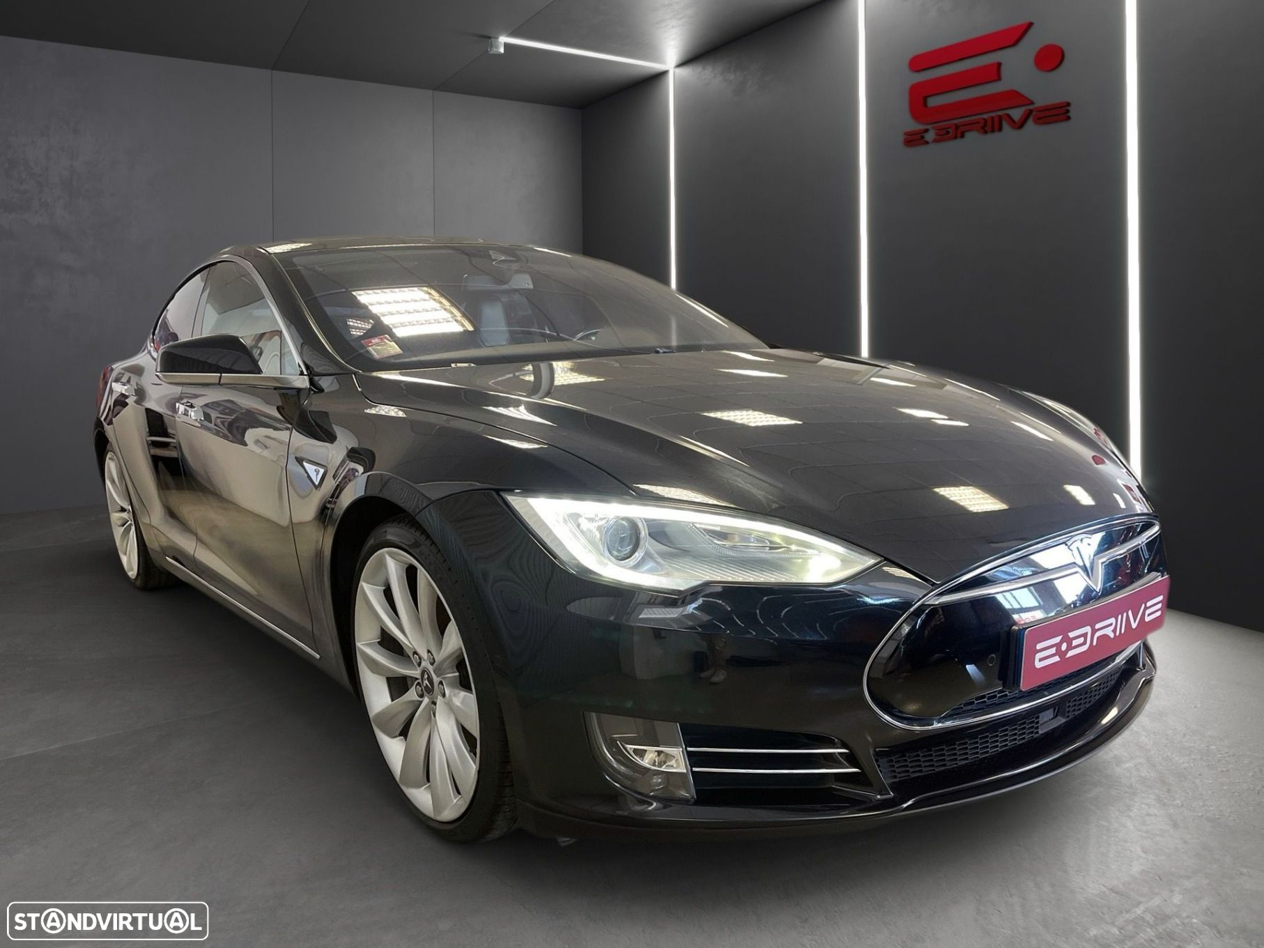 Tesla Model S 85D - 2