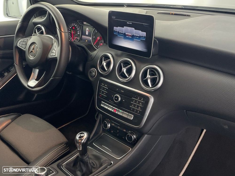 Mercedes-Benz A 180 d Style - 23