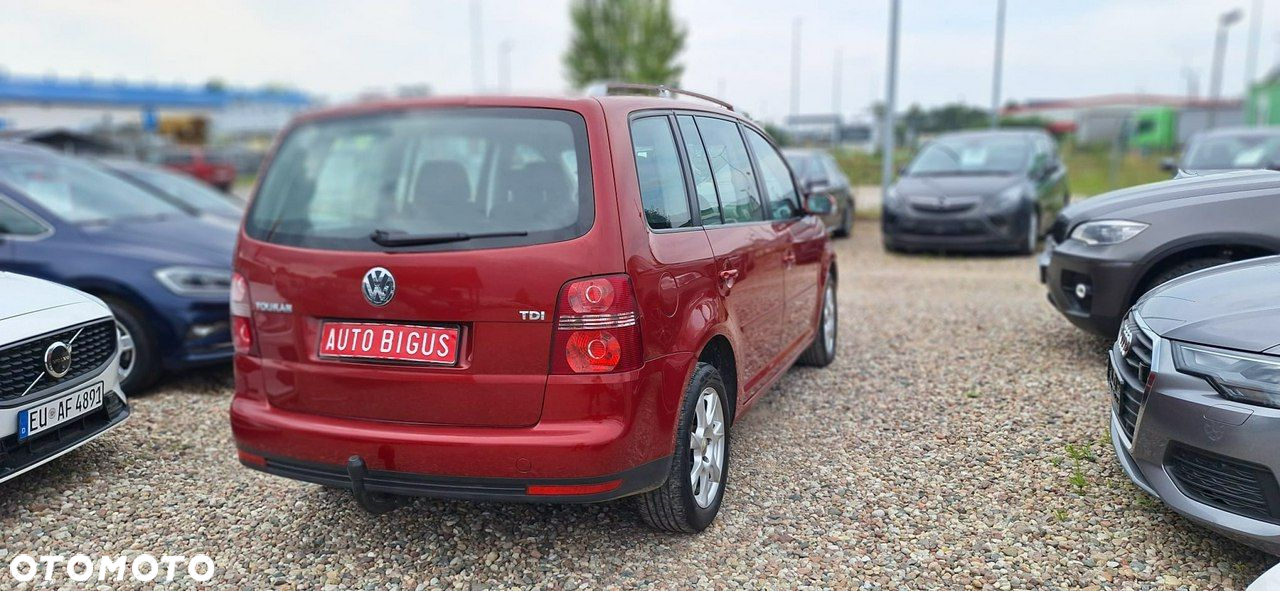 Volkswagen Touran - 8