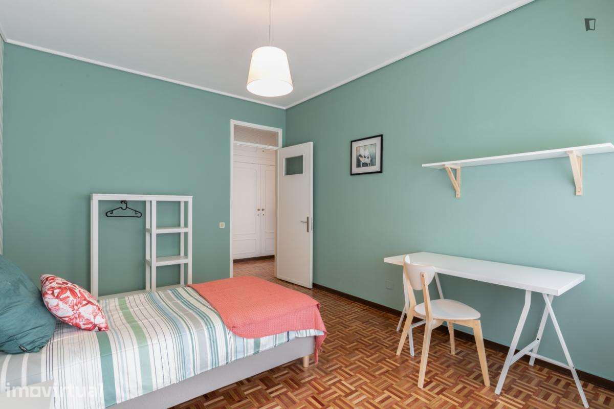 Quarto - localizado em Cedofeita Porto - Grande imagem: 5/19