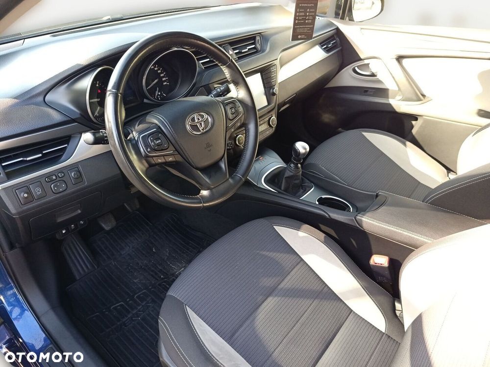 Toyota Avensis 2.0 D-4D Premium - 26