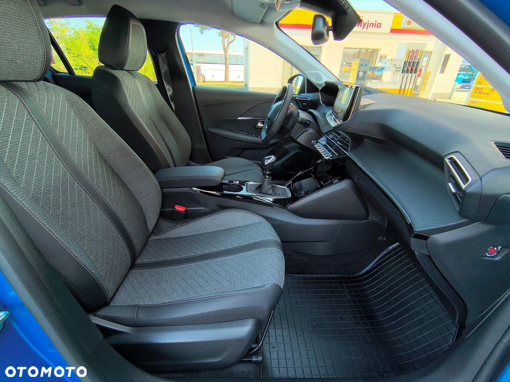 Peugeot 208 - 6