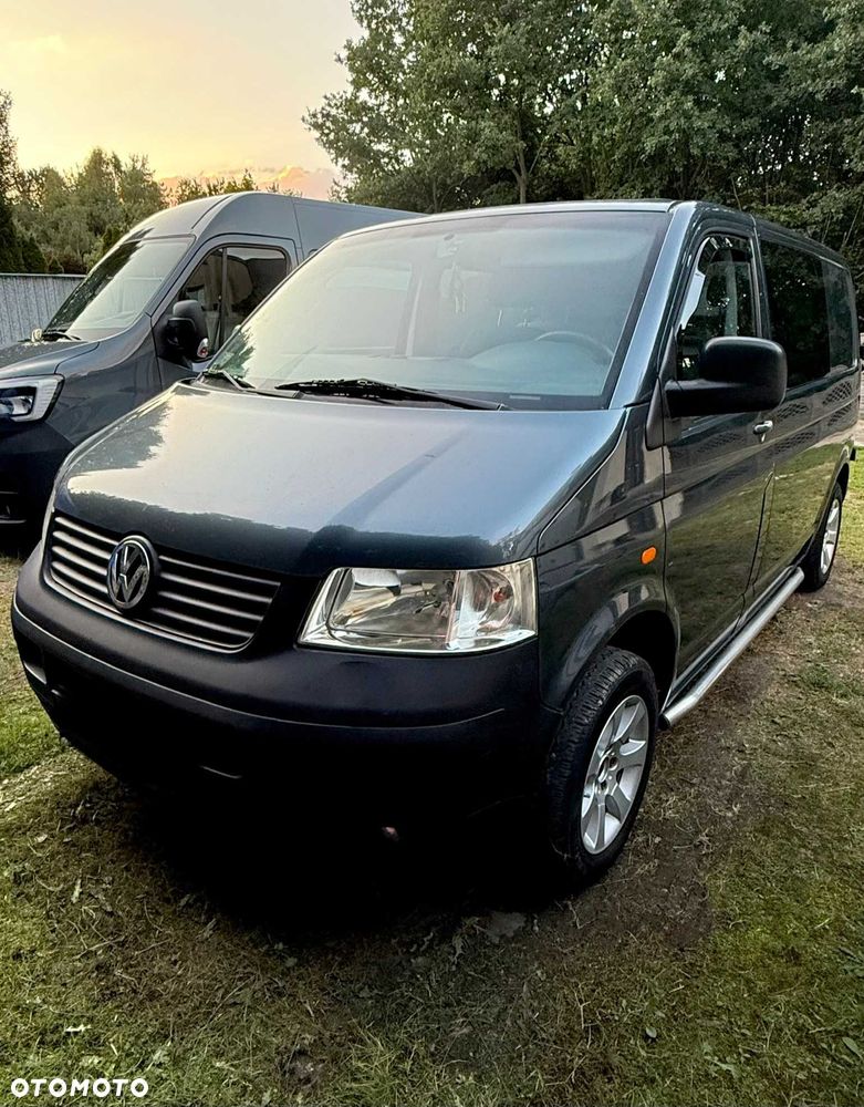 Volkswagen Transporter - 1