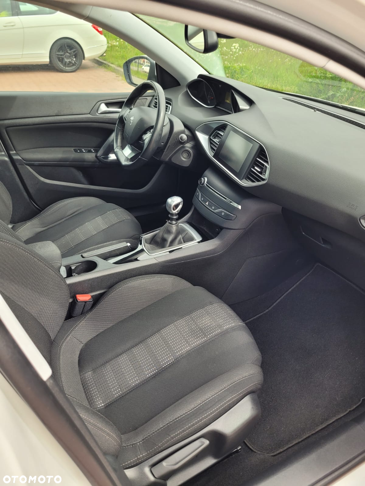 Peugeot 308 SW 1.6 BlueHDi Active S&S - 12