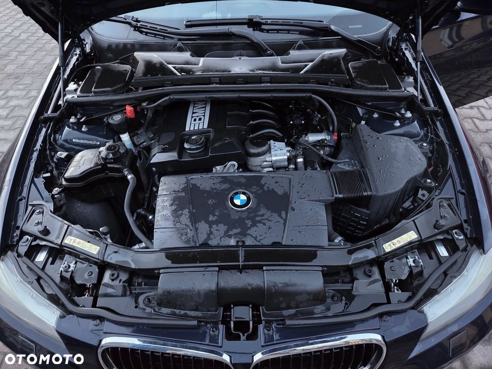 BMW Seria 3 320i - 15