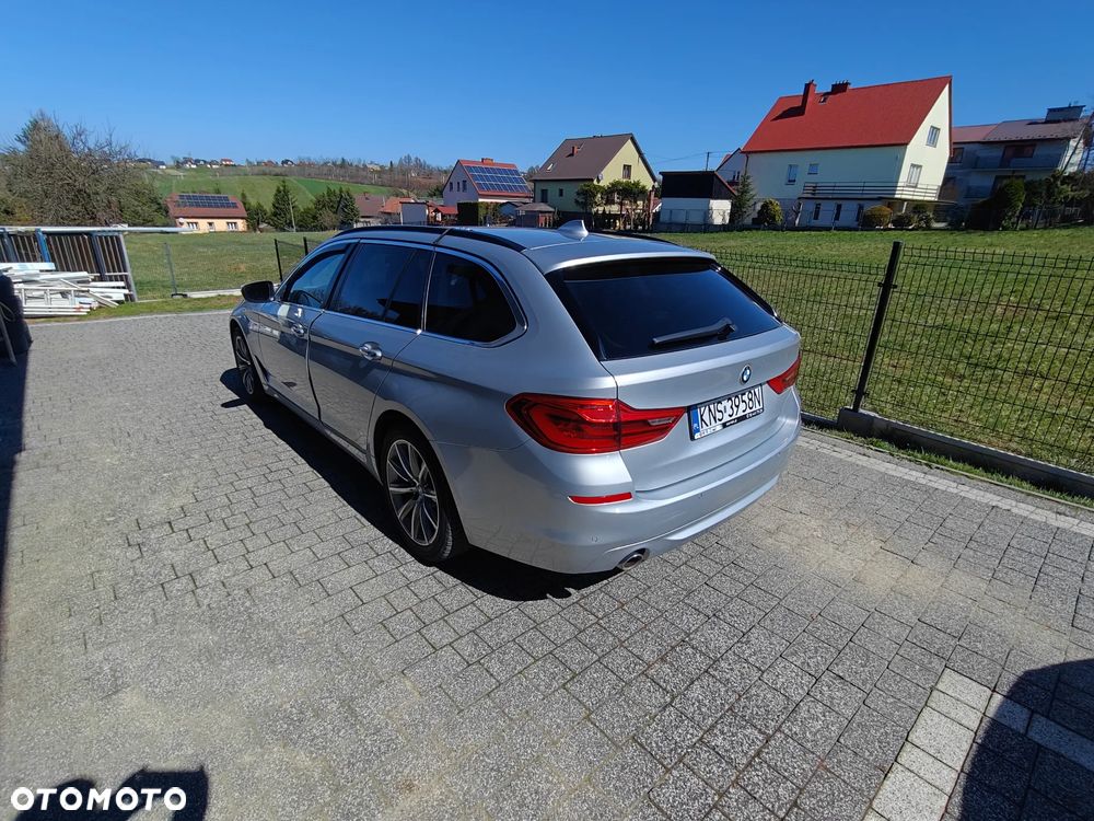 BMW Seria 5 520d xDrive Sport Line - 2