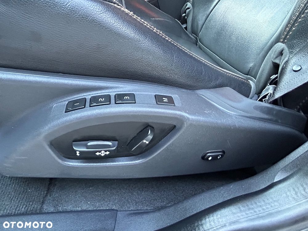 Volvo XC 60 - 24