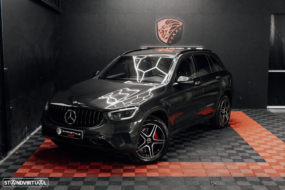 Mercedes-Benz GLC 300 e 4Matic 9G-TRONIC AMG Line - 2