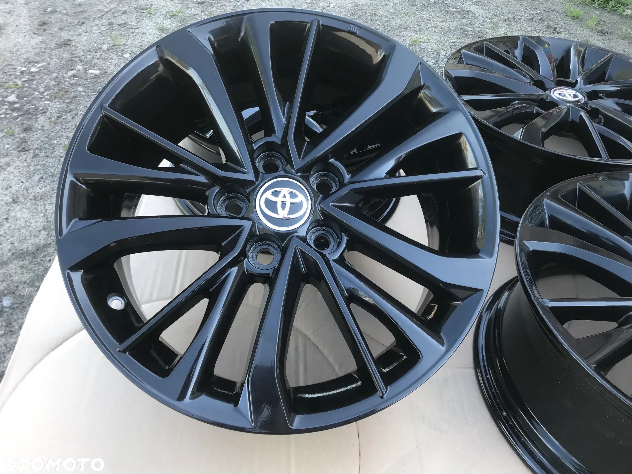 Felgi Toyota Auris Avensis Corolla Verso 7x17 5x114,3 ET45 - 1