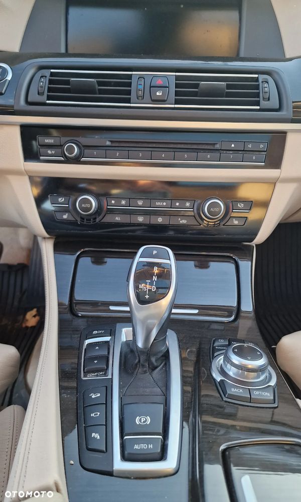 BMW Seria 5 535d xDrive - 15