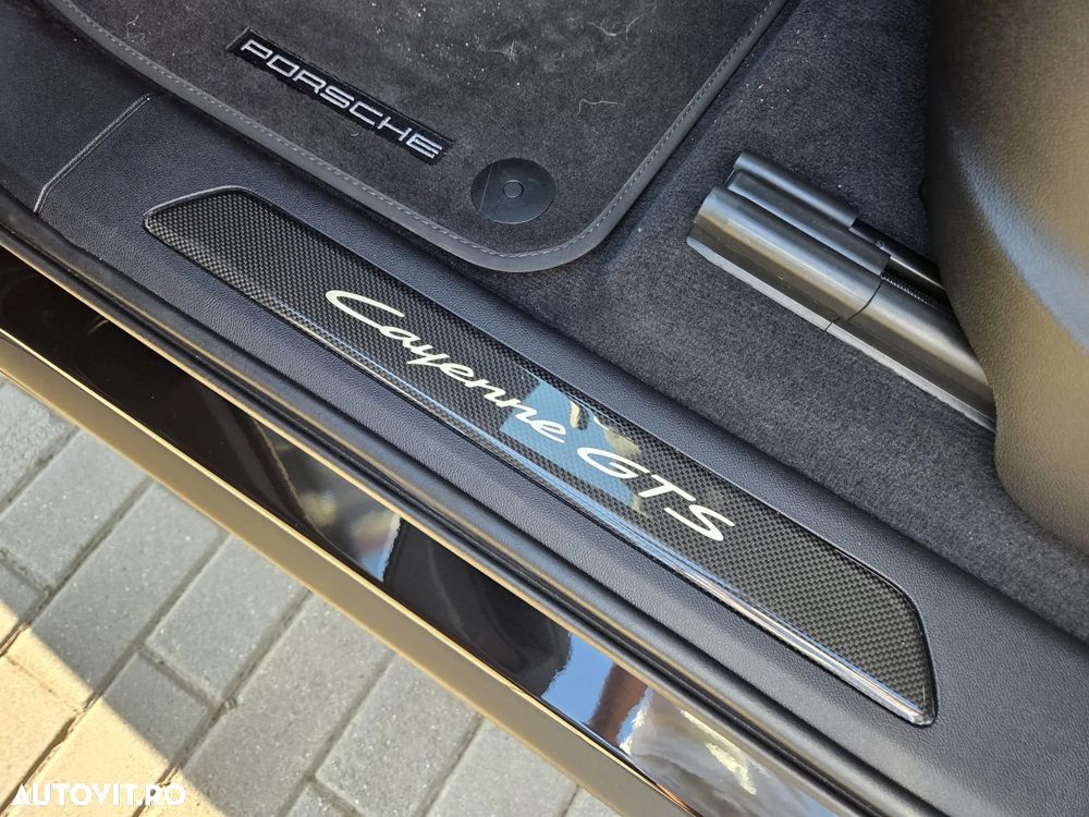 Porsche Cayenne Coupe GTS Tiptronic S - 29