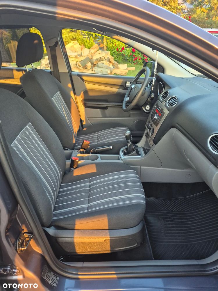 Ford Focus 1.6 Trend EU5 - 6