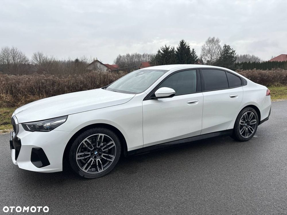 BMW Seria 5 520d xDrive - 4
