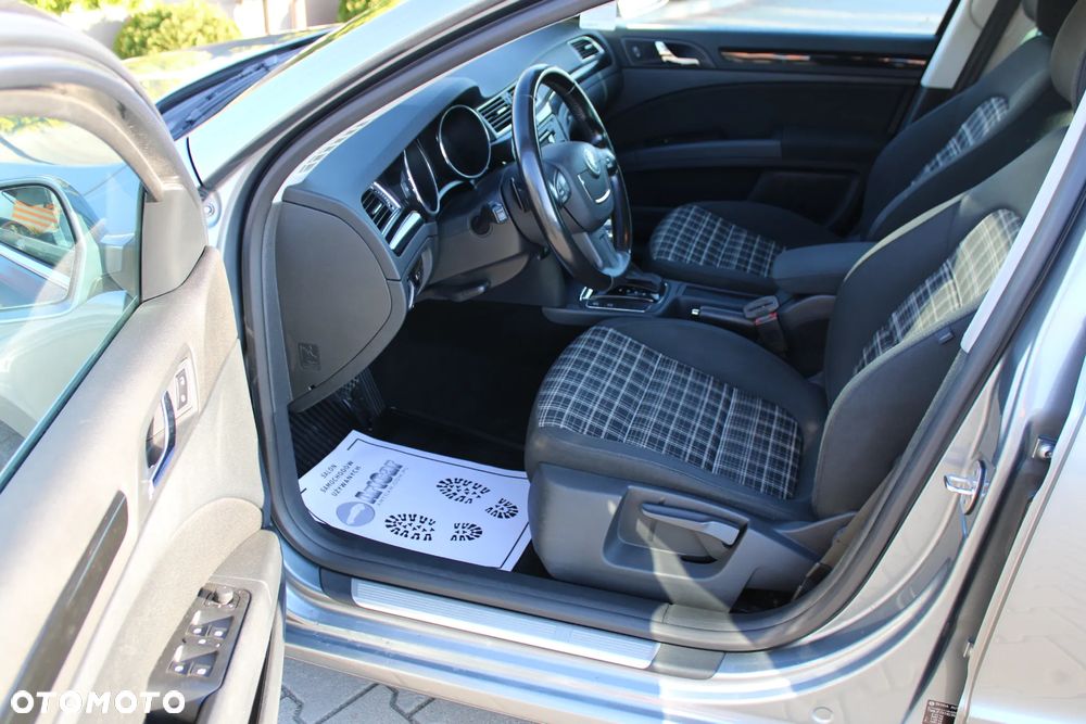 Skoda Superb 2.0 TDI Ambition DSG - 19