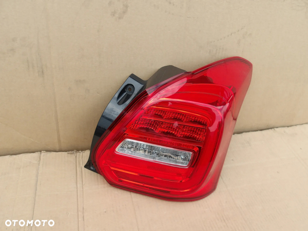 LAMPA PRAWY TYL SUZUKI SWIFT MK8 LIFT 220-59363