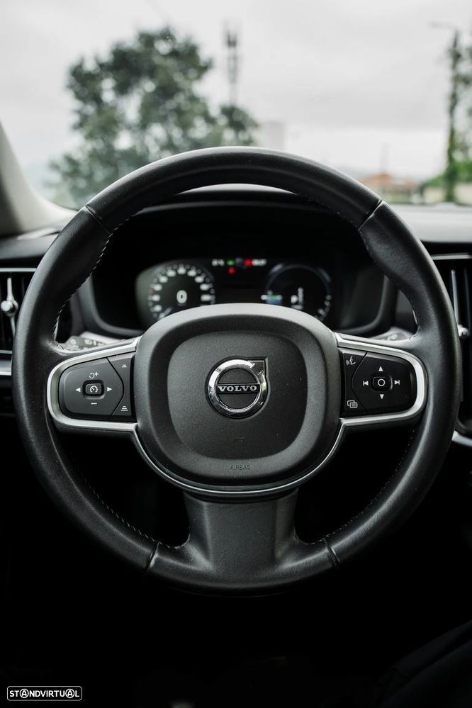 Volvo V60 2.0 T6 AWD TE R-Design - 32